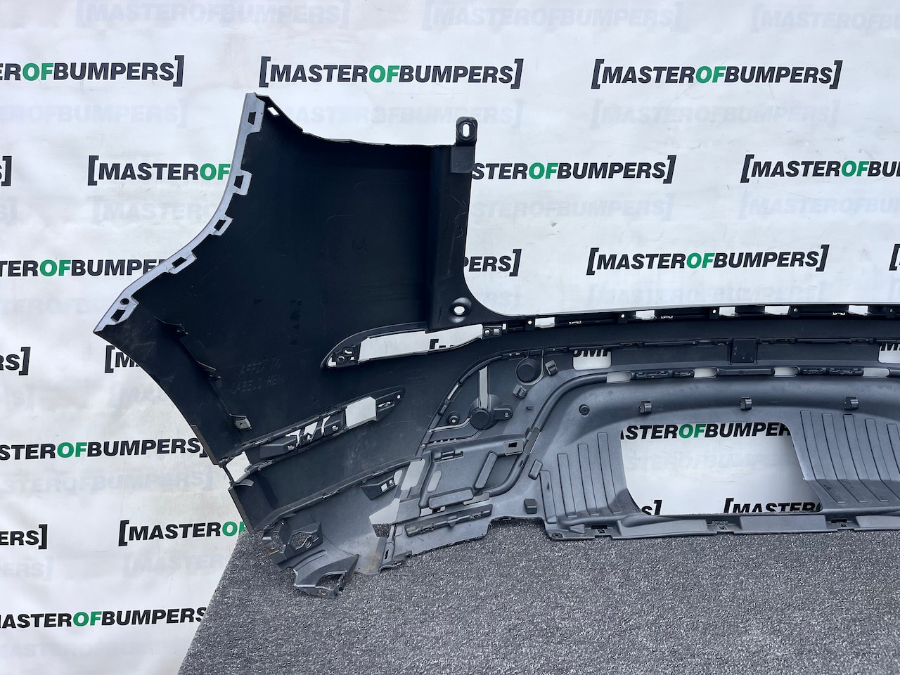 Range Rover Evoque R-dynamic Hse 2019-2024 Rear Bumper 4 Pdc Genuine [p687]