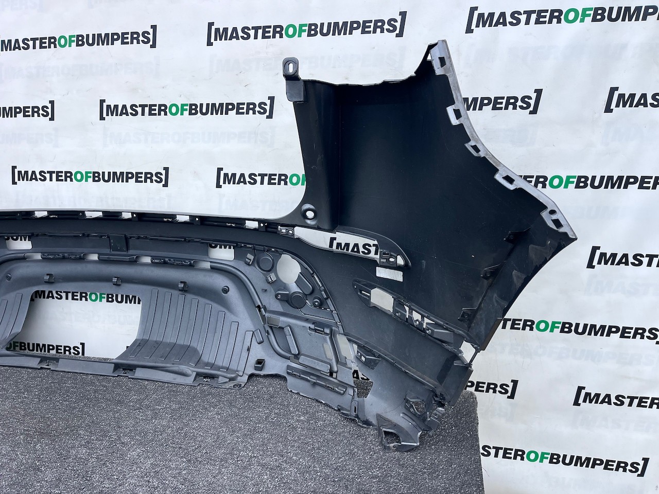 Range Rover Evoque R-dynamic Hse 2019-2024 Rear Bumper 4 Pdc Genuine [p687]