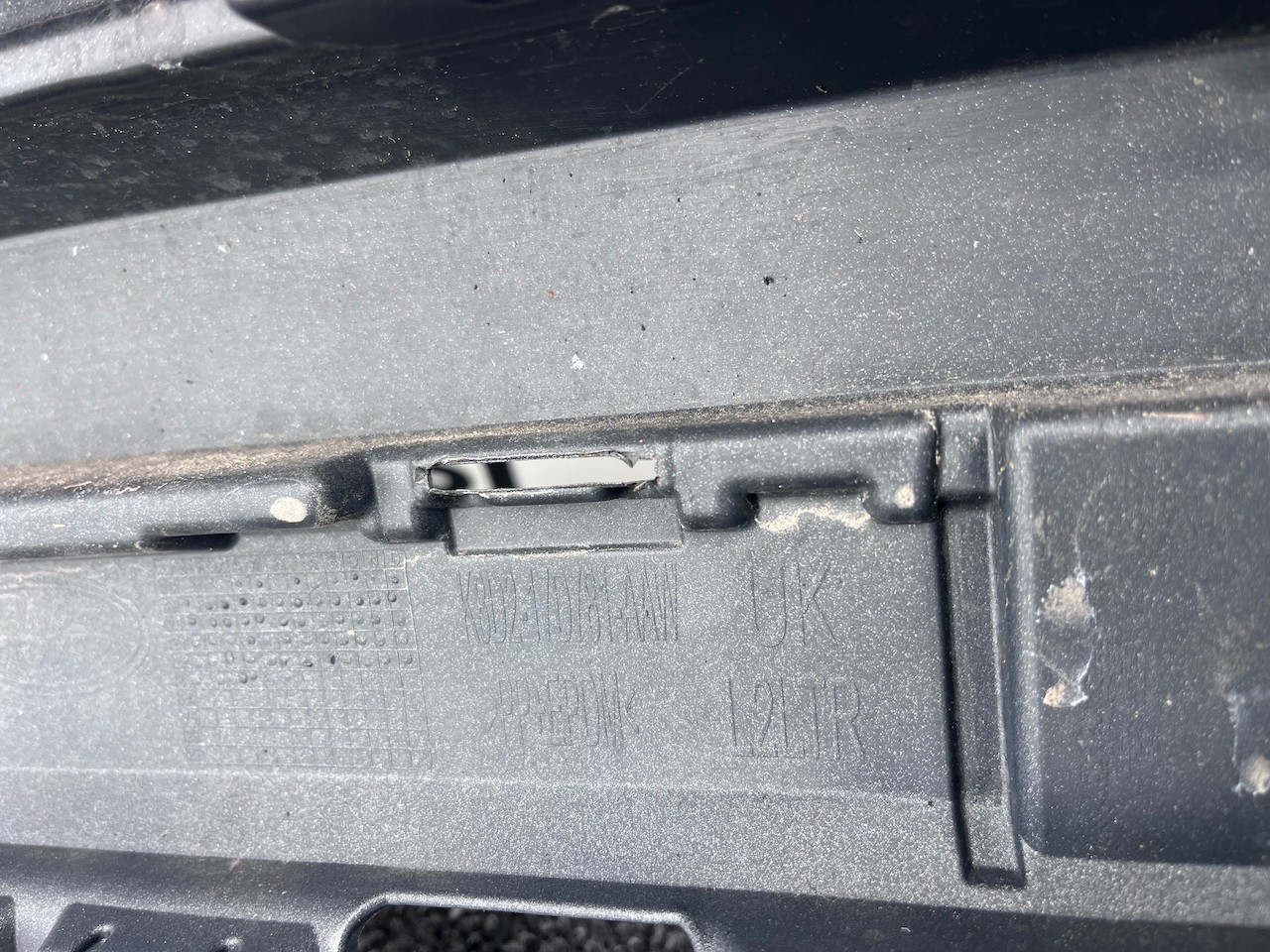 Range Rover Evoque R-dynamic Hse 2019-2024 Rear Bumper 4 Pdc Genuine [p687]