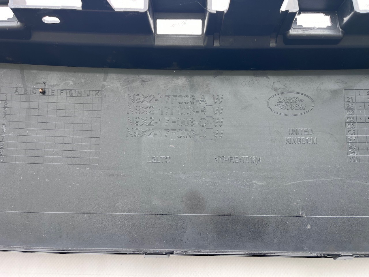 Range Rover Sport L461 Suv 2023-2026 Front Bumper 6 Pdc + Jets Genuine [p690]