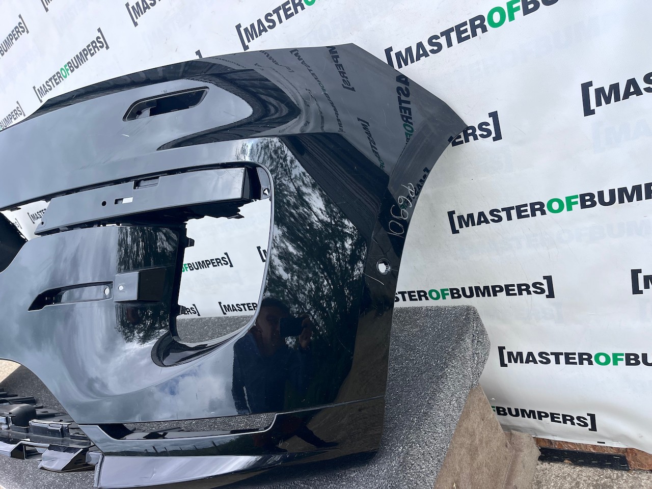 Range Rover Sport L461 Suv 2023-2026 Front Bumper 6 Pdc + Jets Genuine [p690]