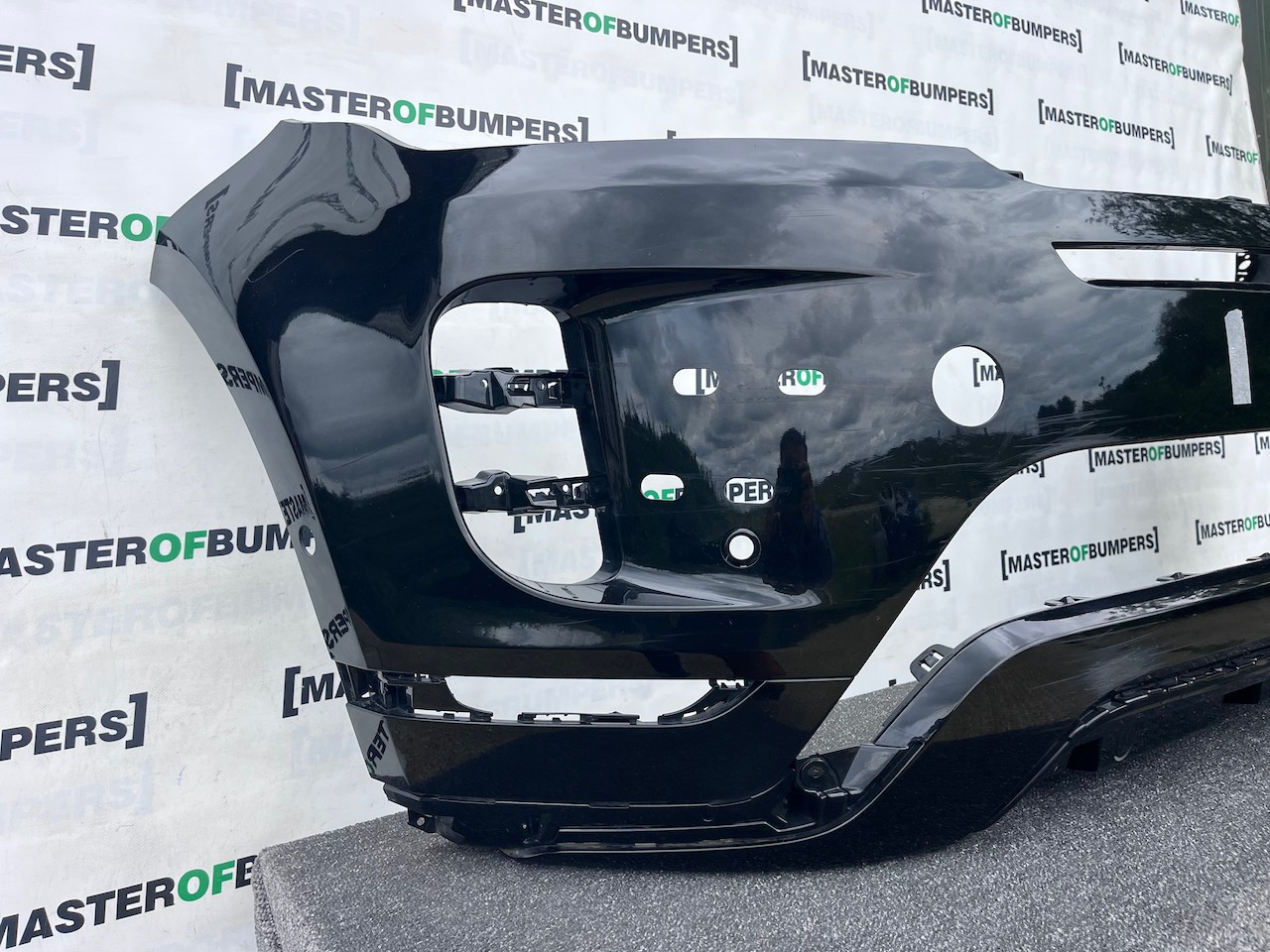Range Rover Evoque R-dynamic Hse 2019-2023 Front Bumper 6 Pdc Genuine [p692]