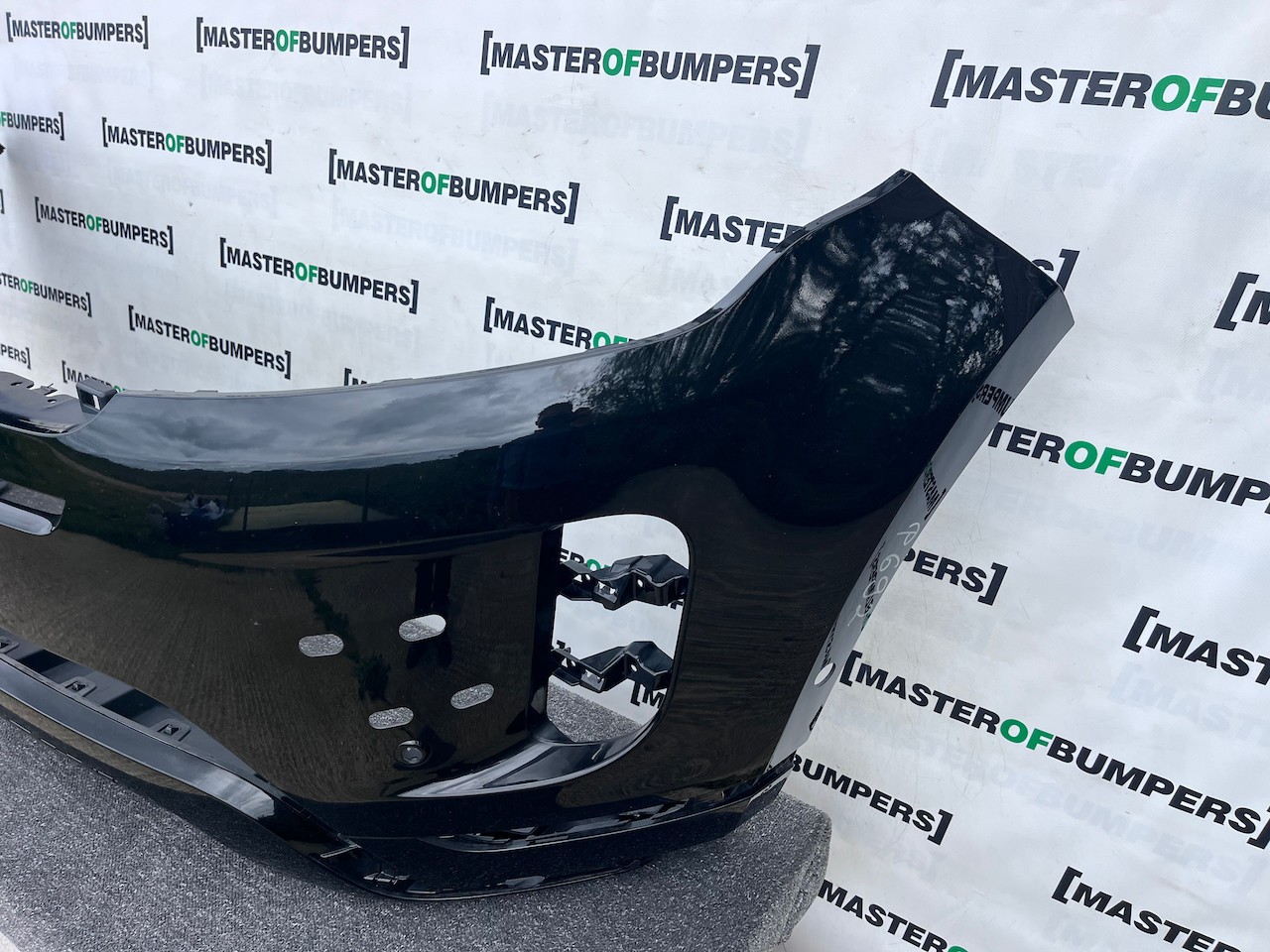 Range Rover Evoque R-dynamic Hse 2019-2023 Front Bumper 6 Pdc Genuine [p692]