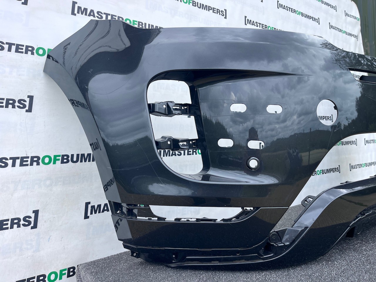 Range Rover Evoque R-dynamic Hse 2019-2023 Front Bumper 4 Pdc Genuine [p694]
