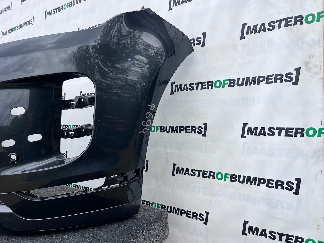 Range Rover Evoque R-dynamic Hse 2019-2023 Front Bumper 4 Pdc Genuine [p694]
