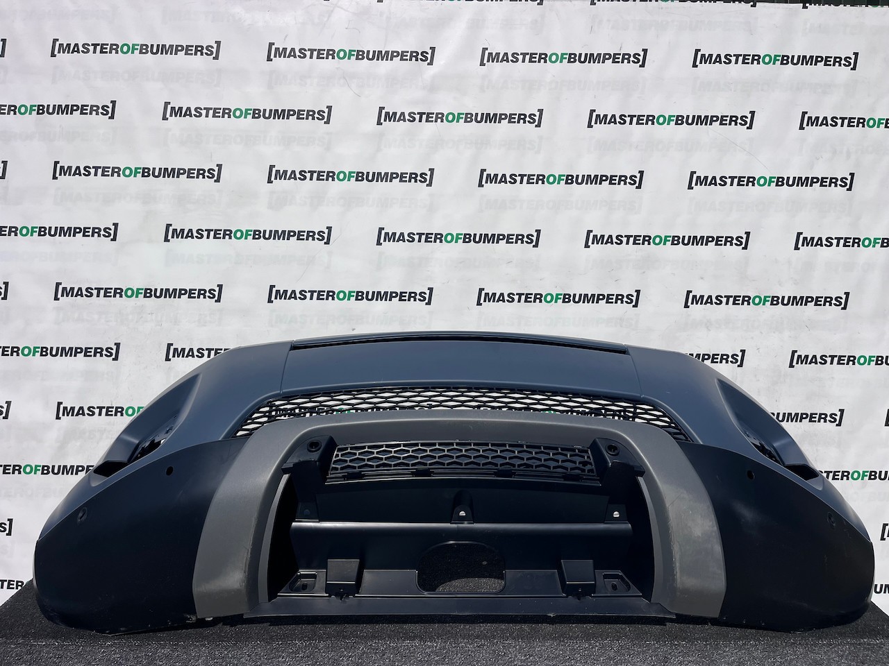 Range Rover Evoque Se Mk1 2011-2015 Front Bumper 6 Pdc + Jets Genuine [p719]