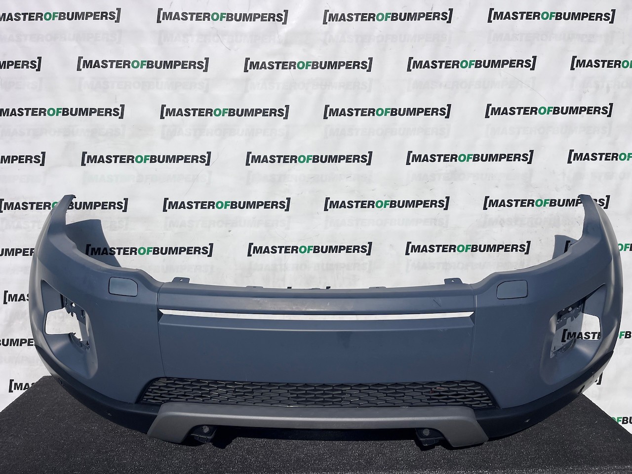 Range Rover Evoque Se Mk1 2011-2015 Front Bumper 6 Pdc + Jets Genuine [p719]