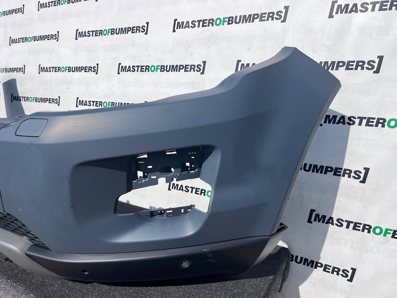 Range Rover Evoque Se Mk1 2011-2015 Front Bumper 6 Pdc + Jets Genuine [p719]