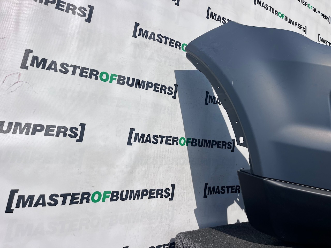 Range Rover Evoque Se Mk1 2011-2015 Front Bumper No Pdc + Jets Genuine [p716]