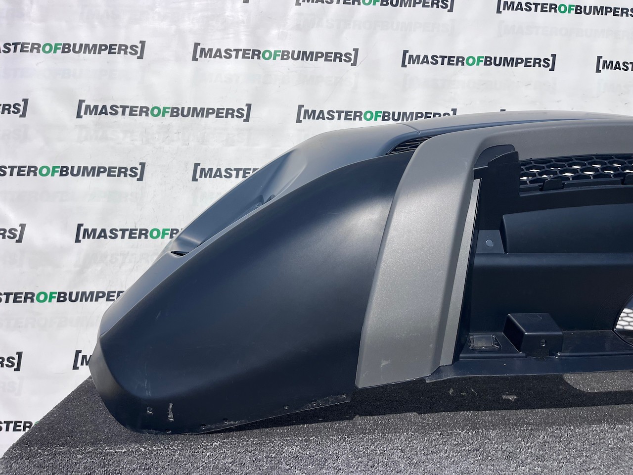 Range Rover Evoque Se Mk1 2011-2015 Front Bumper No Pdc + Jets Genuine [p716]