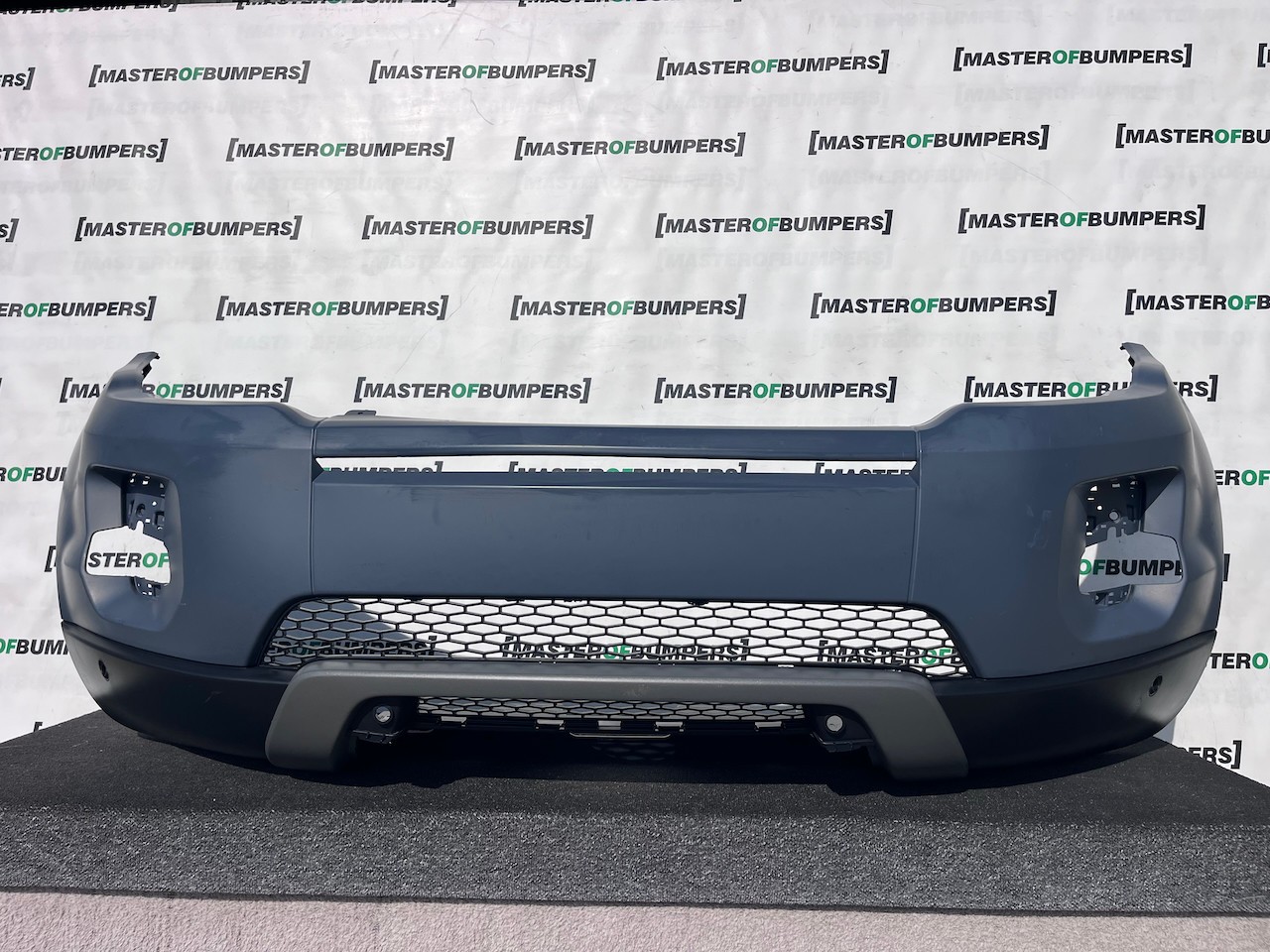 Range Rover Evoque Se Mk1 2011-2015 Front Bumper 4 Pdc No Jets Genuine [p721]