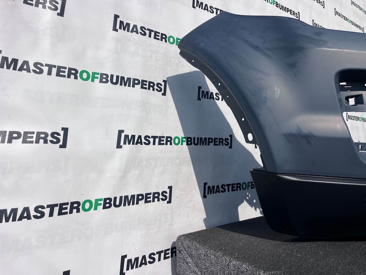 Range Rover Evoque Se Mk1 2011-2015 Front Bumper 4 Pdc No Jets Genuine [p721]