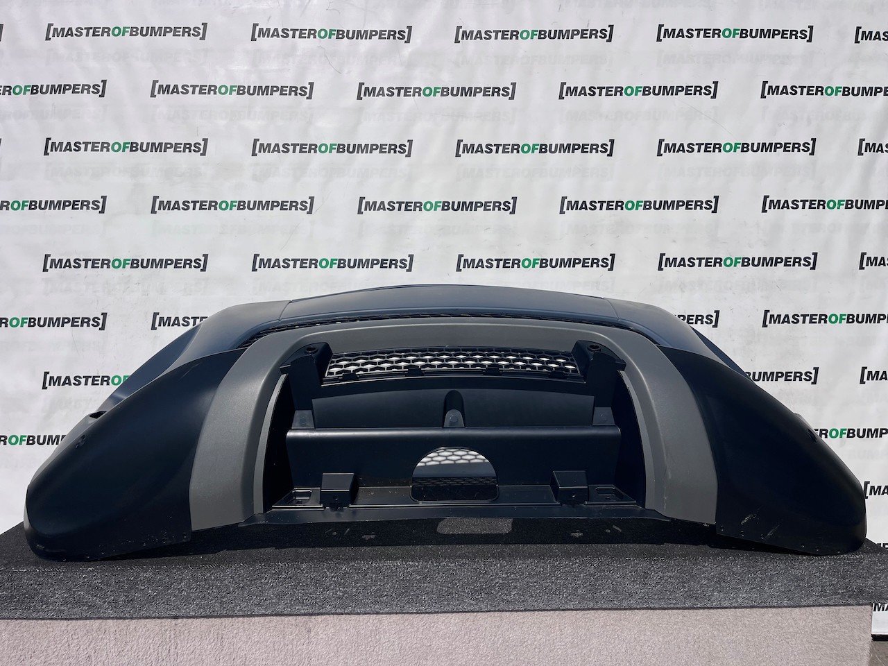 Range Rover Evoque Se Mk1 2011-2015 Front Bumper 4 Pdc No Jets Genuine [p721]