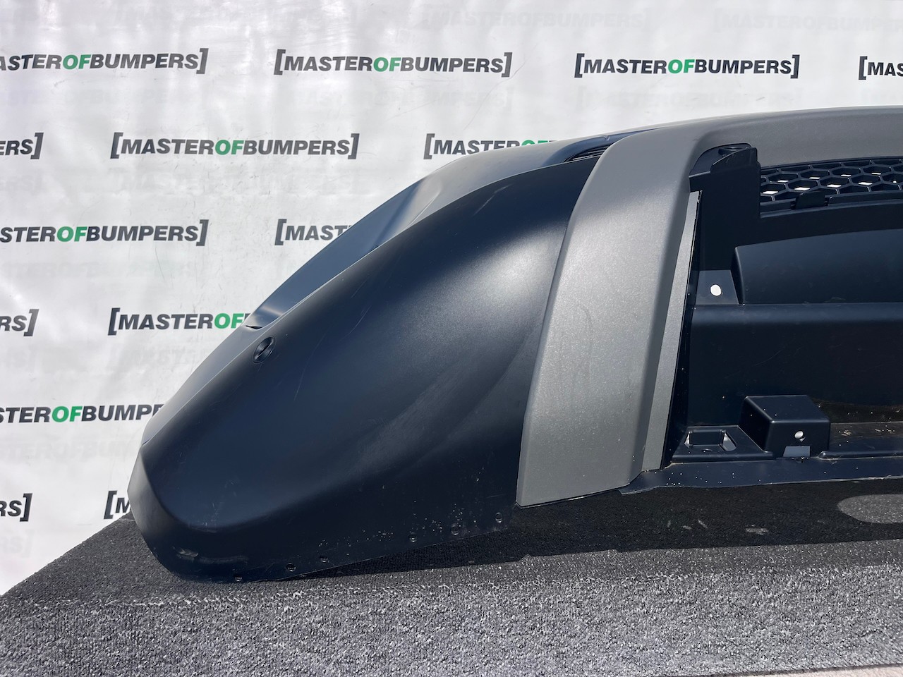 Range Rover Evoque Se Mk1 2011-2015 Front Bumper 4 Pdc No Jets Genuine [p721]
