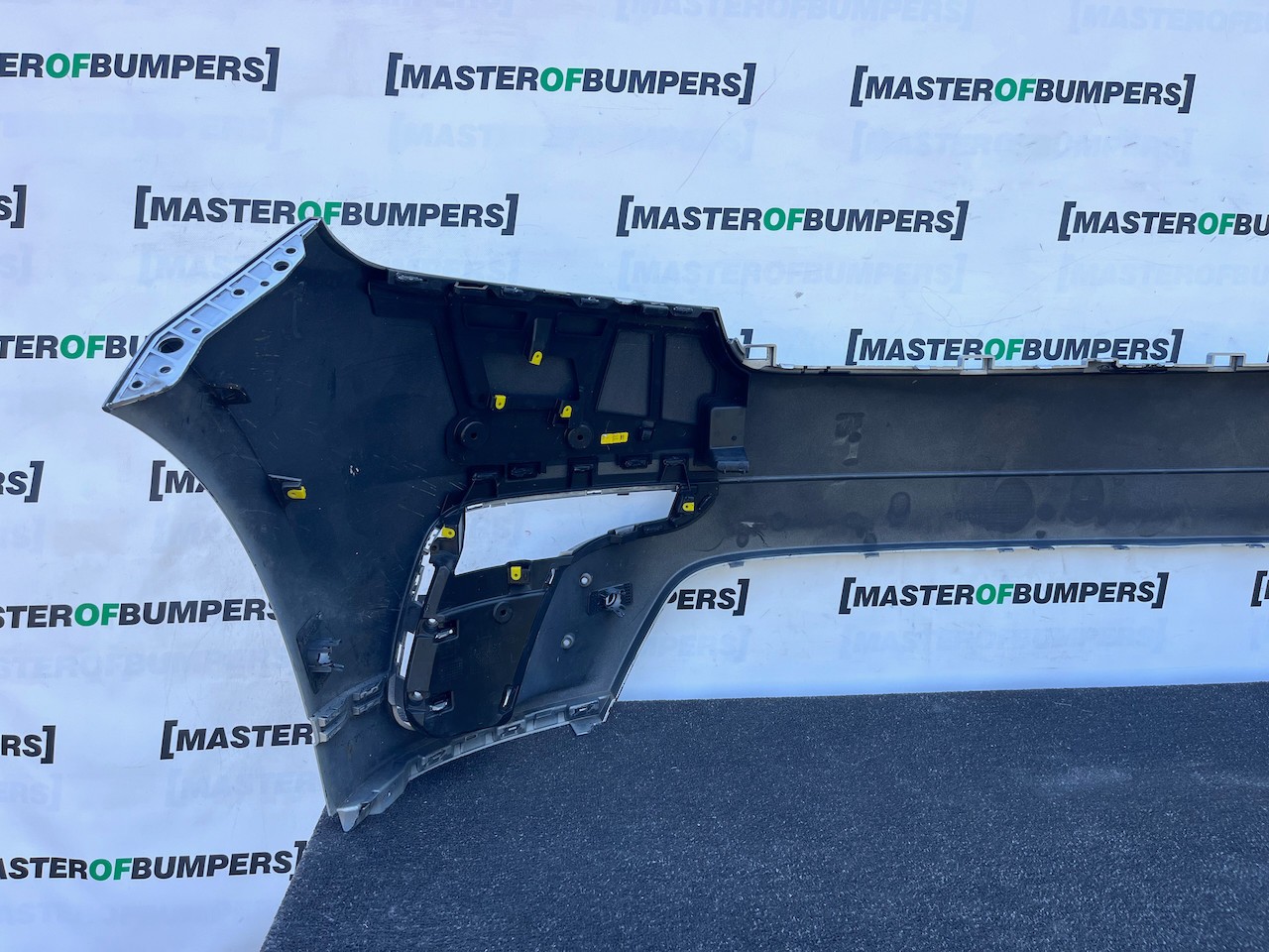 Range Rover Velar R Dynamic Hse 2019-2023 Front Bumper 6 Pdc Genuine [p729]