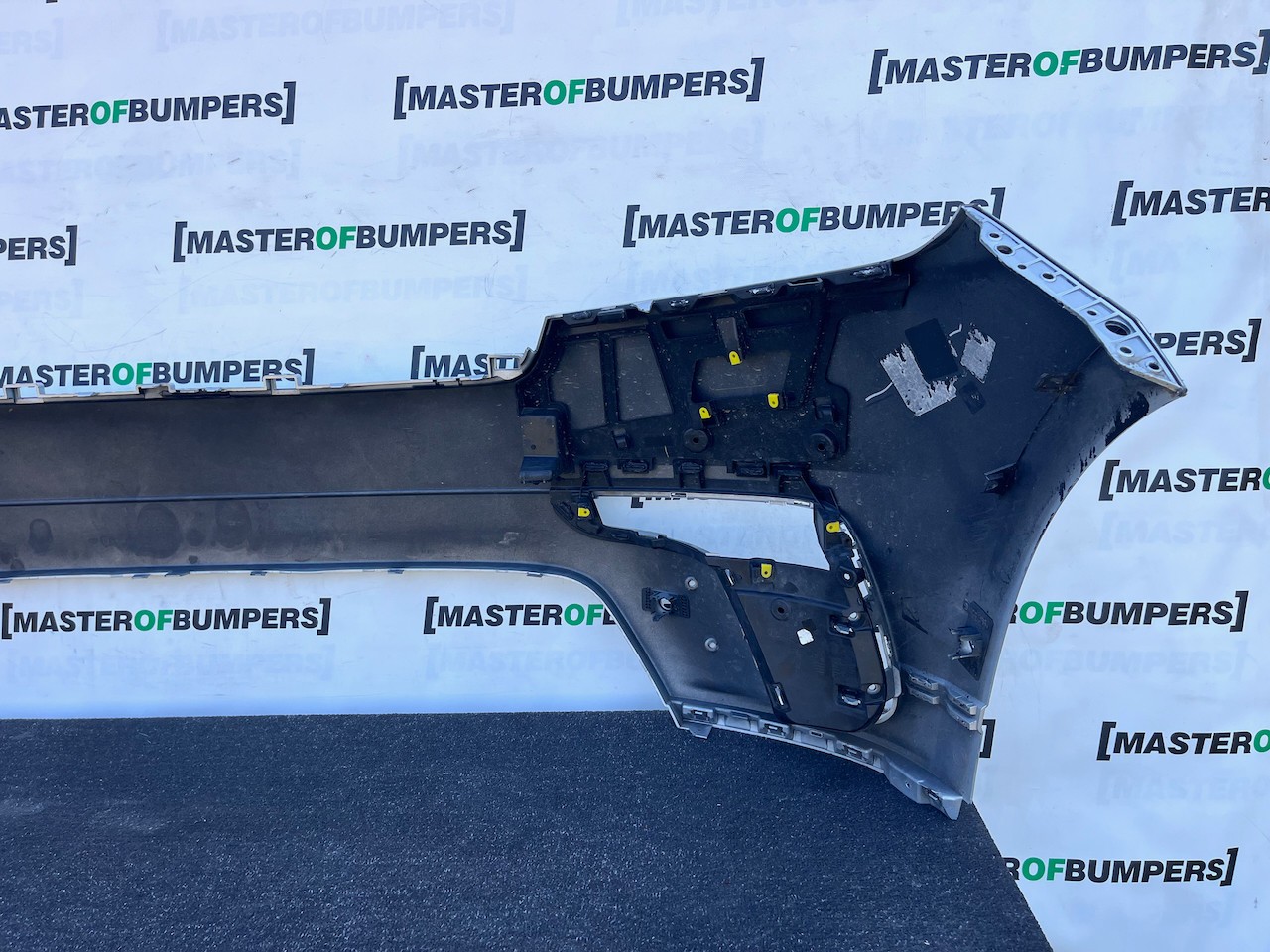 Range Rover Velar R Dynamic Hse 2019-2023 Front Bumper 6 Pdc Genuine [p729]