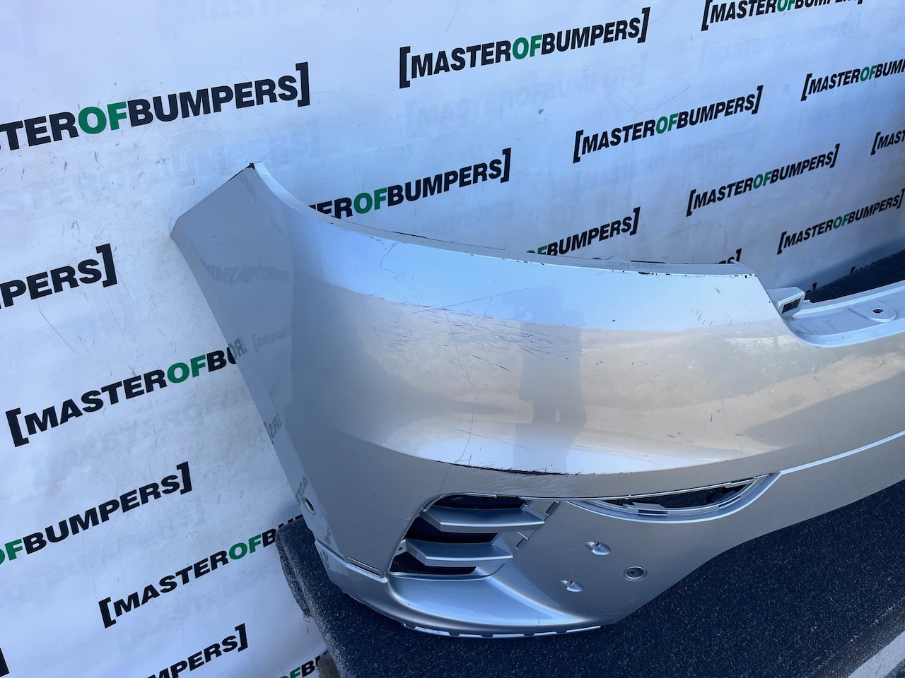 Range Rover Velar R Dynamic Hse 2019-2023 Front Bumper 6 Pdc Genuine [p729]