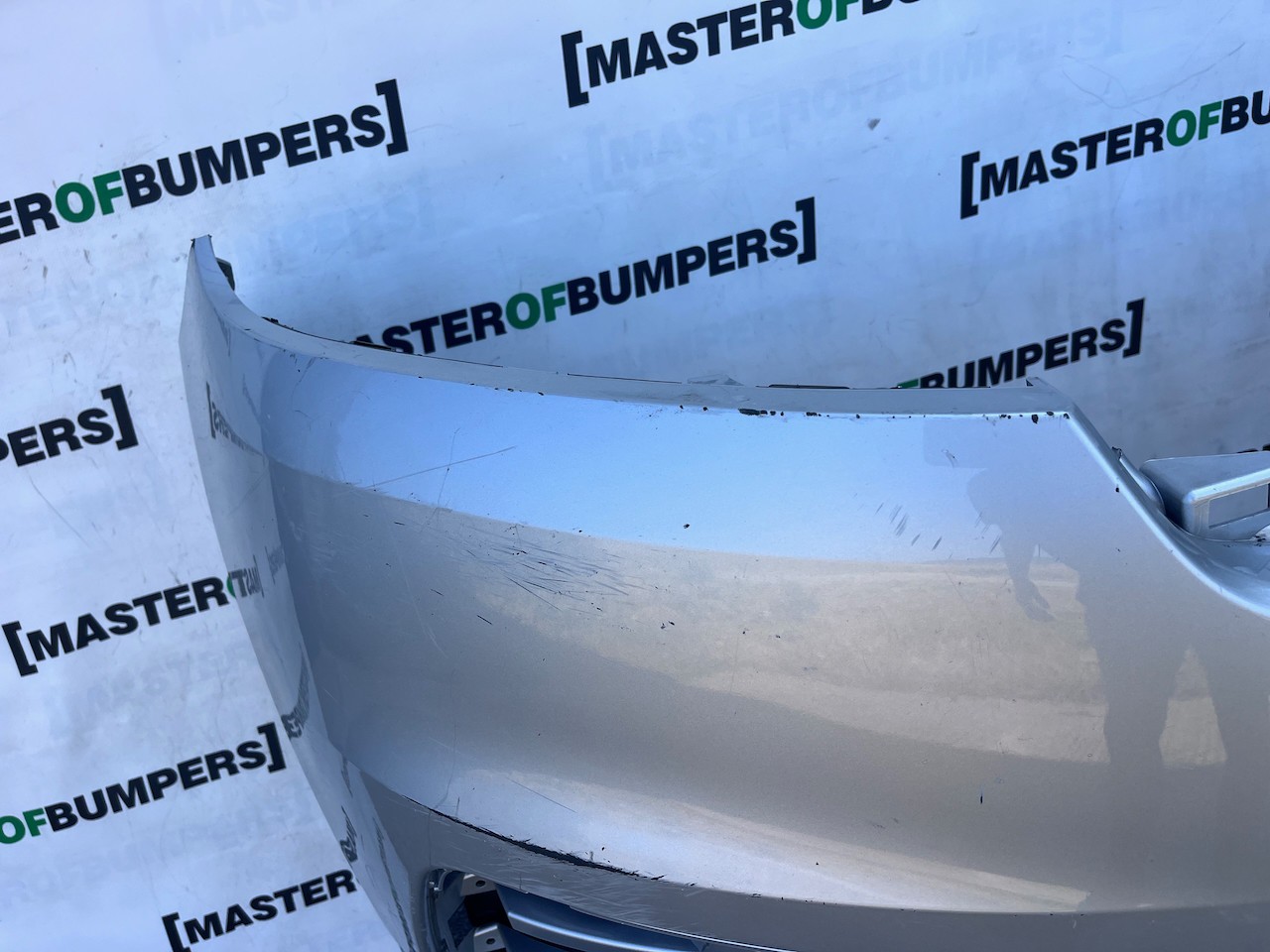 Range Rover Velar R Dynamic Hse 2019-2023 Front Bumper 6 Pdc Genuine [p729]