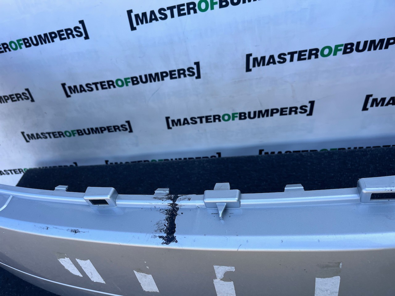 Range Rover Velar R Dynamic Hse 2019-2023 Front Bumper 6 Pdc Genuine [p729]