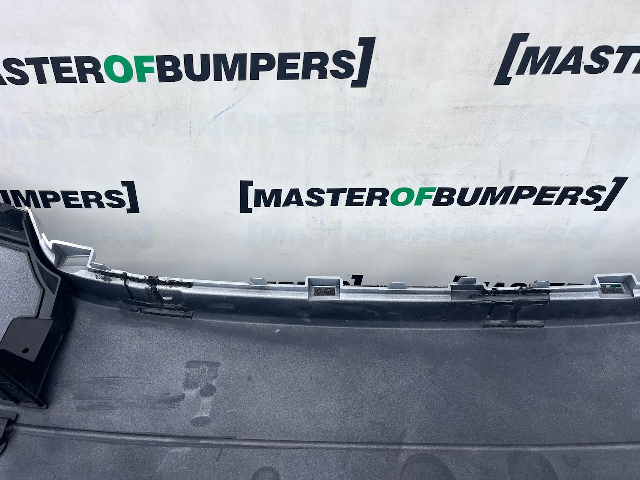 Range Rover Velar R-dynamic Hse Suv 2019-2023 Front Bumper 6 Pdc Genuine [p729]
