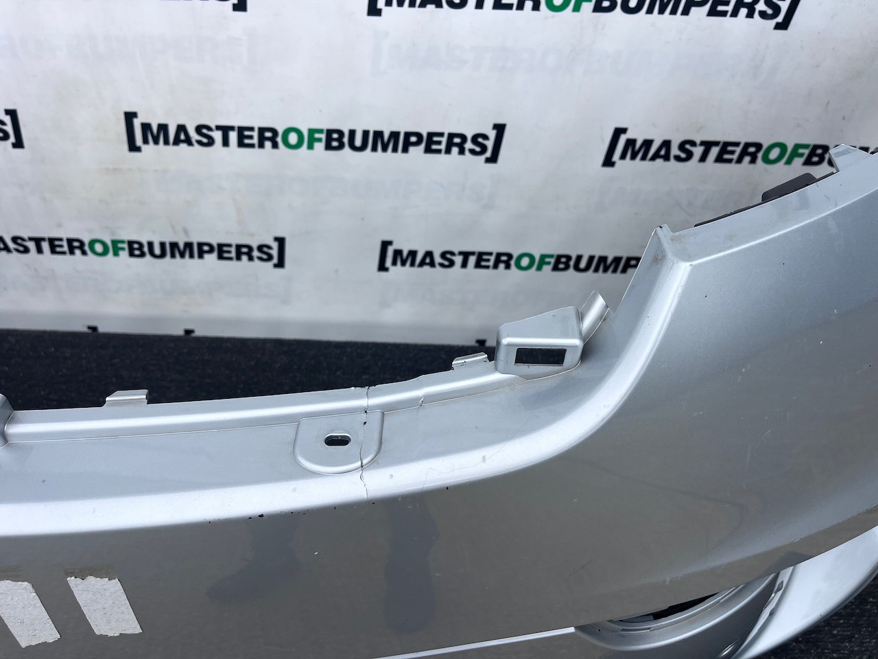 Range Rover Velar R-dynamic Hse Suv 2019-2023 Front Bumper 6 Pdc Genuine [p729]