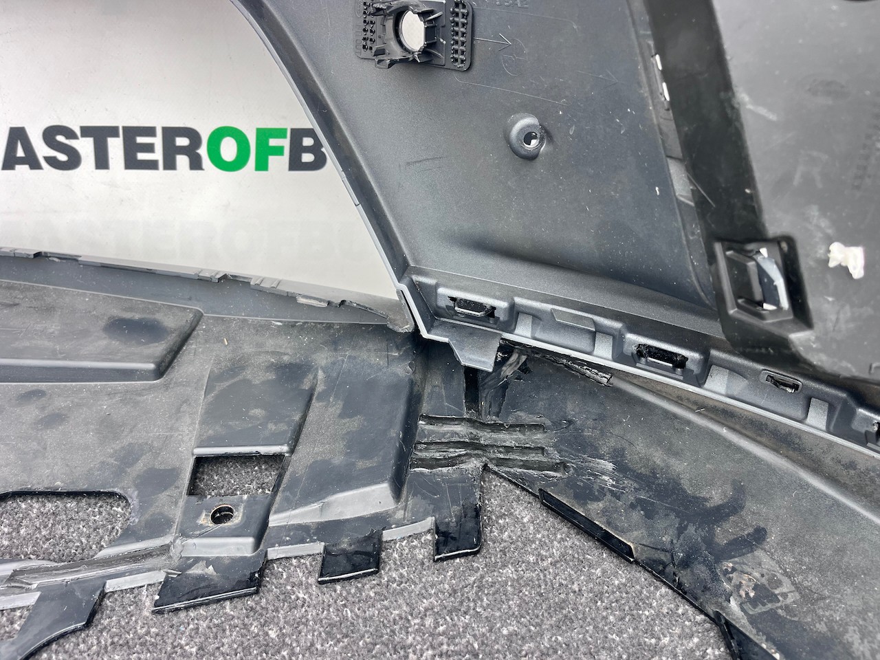 Range Rover Velar R-dynamic Hse Suv 2019-2023 Front Bumper 6 Pdc Genuine [p766]