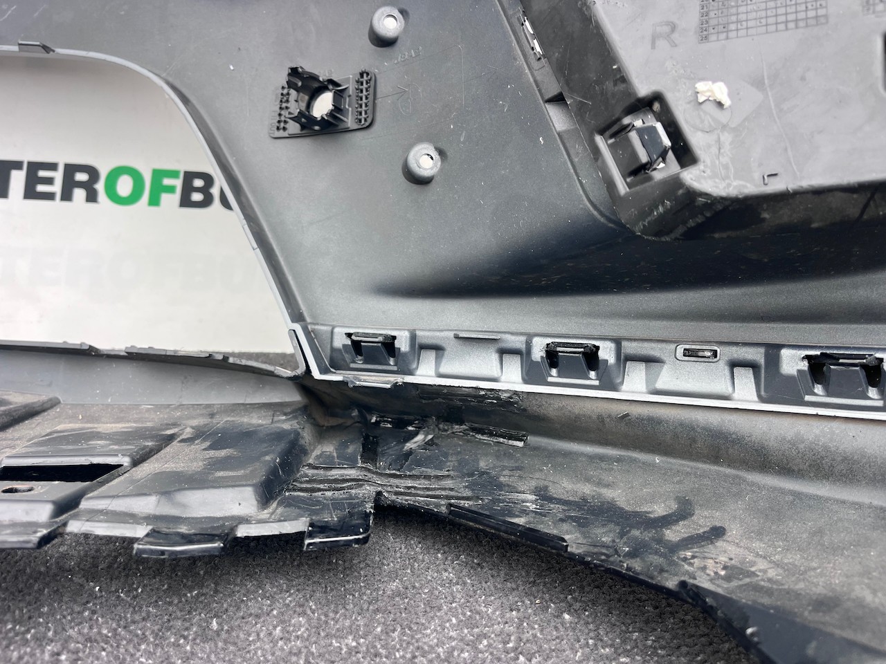 Range Rover Velar R-dynamic Hse Suv 2019-2023 Front Bumper 6 Pdc Genuine [p766]