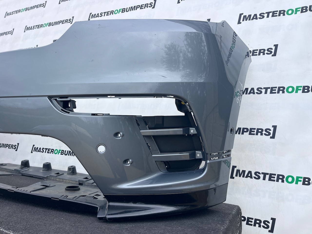 Range Rover Velar R-dynamic Hse Suv 2019-2023 Front Bumper 6 Pdc Genuine [p766]