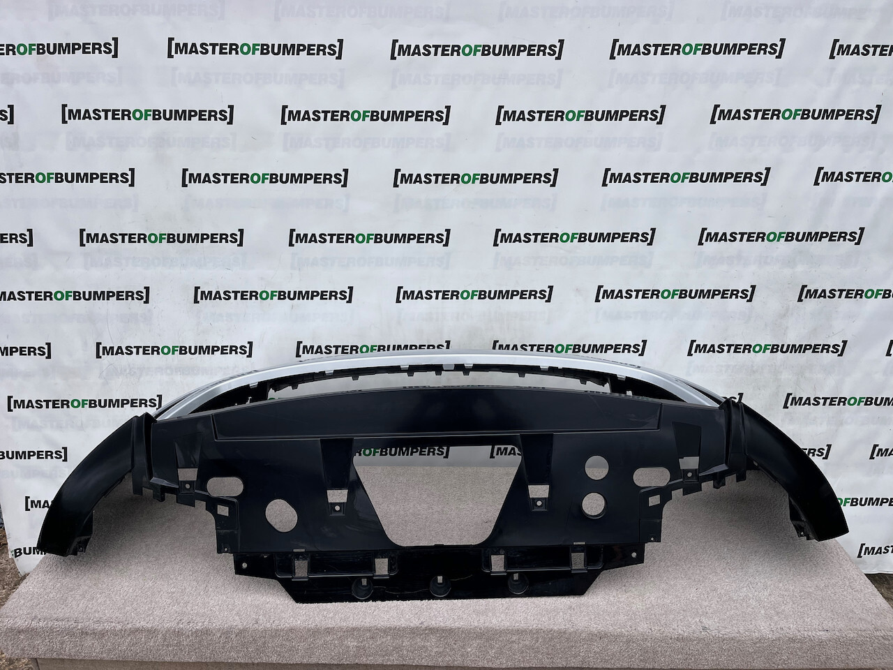 Range Rover Velar Dynamic Hse Suv 2019-2023 Front Bumper 4 Pdc Genuine [p408]