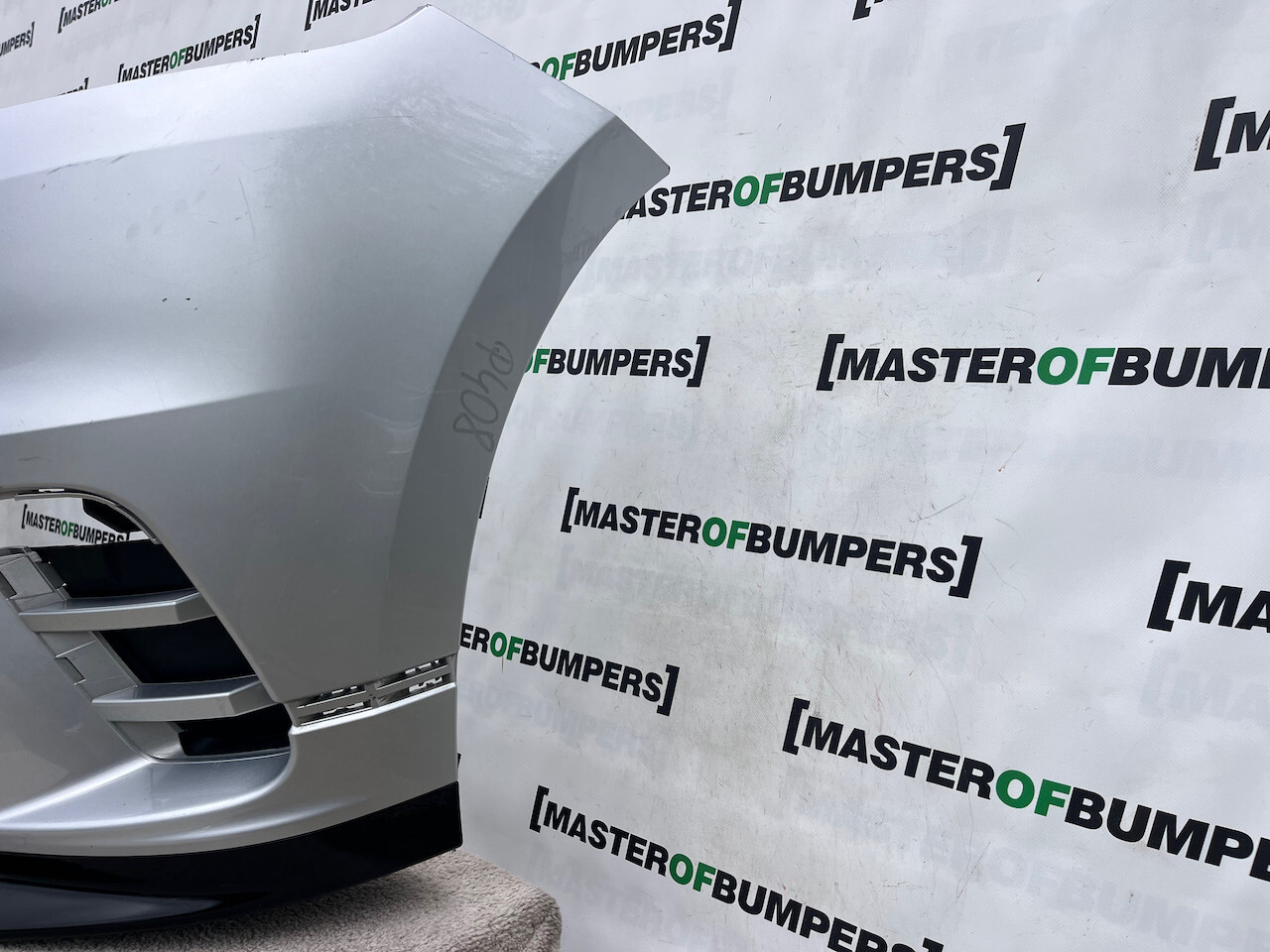 Range Rover Velar Dynamic Hse Suv 2019-2023 Front Bumper 4 Pdc Genuine [p408]