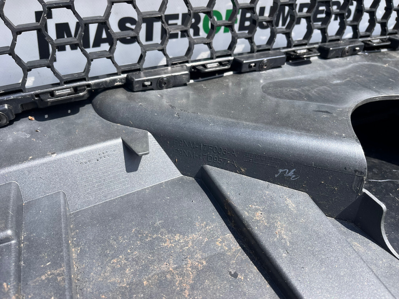 Range Rover Sport Sv Svr Limited 2024-on Front Bumper 6 Pdc Genuine [p403]