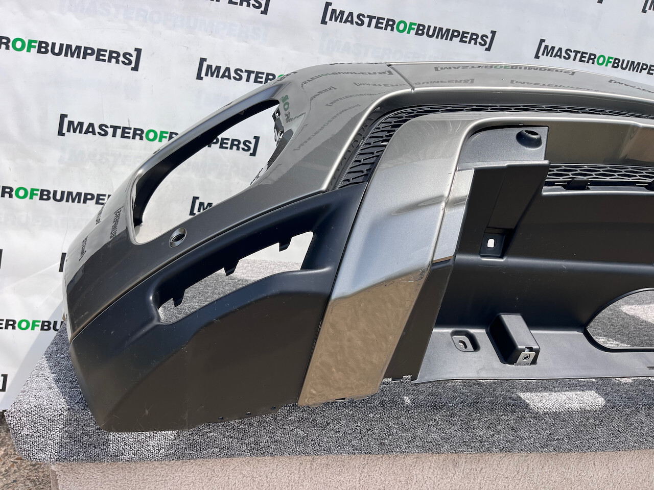 Range Rover Evoque Dynamic Hse Lift 2015-2018 Front Bumper 4 Pdc Genuine [p453]