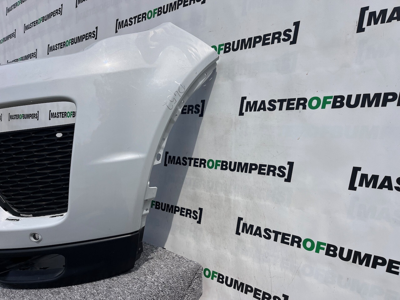 Range Rover Evoque Dynamic Hse Lift 2015-2018 Front Bumper 4 Pdc Genuine [p452]