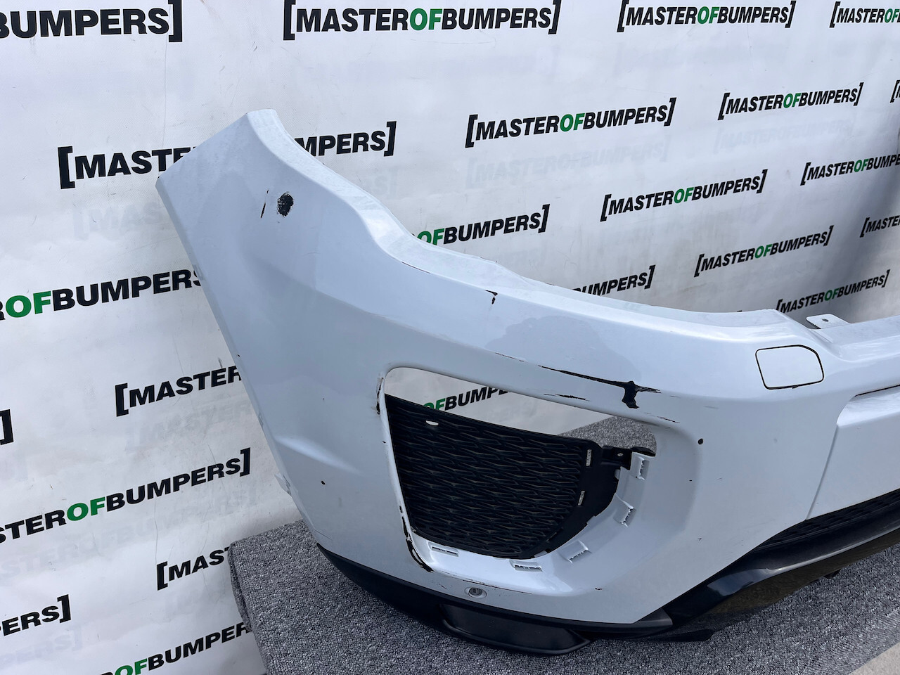 Range Rover Evoque Dynamic Hse Lift 2015-2018 Front Bumper 4 Pdc Genuine [p452]