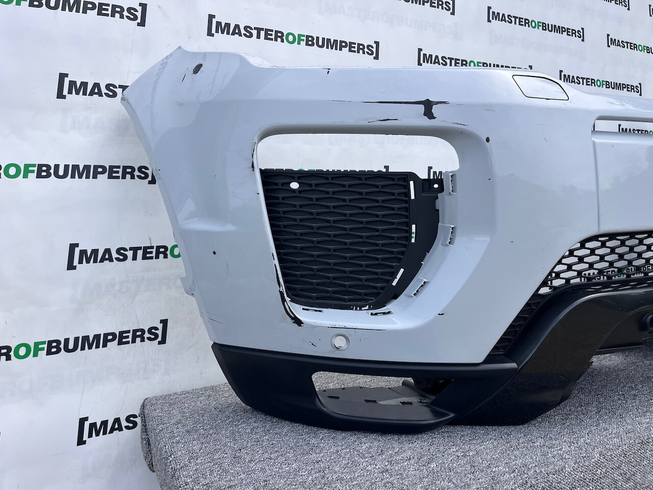 Range Rover Evoque Dynamic Hse Lift 2015-2018 Front Bumper 4 Pdc Genuine [p452]