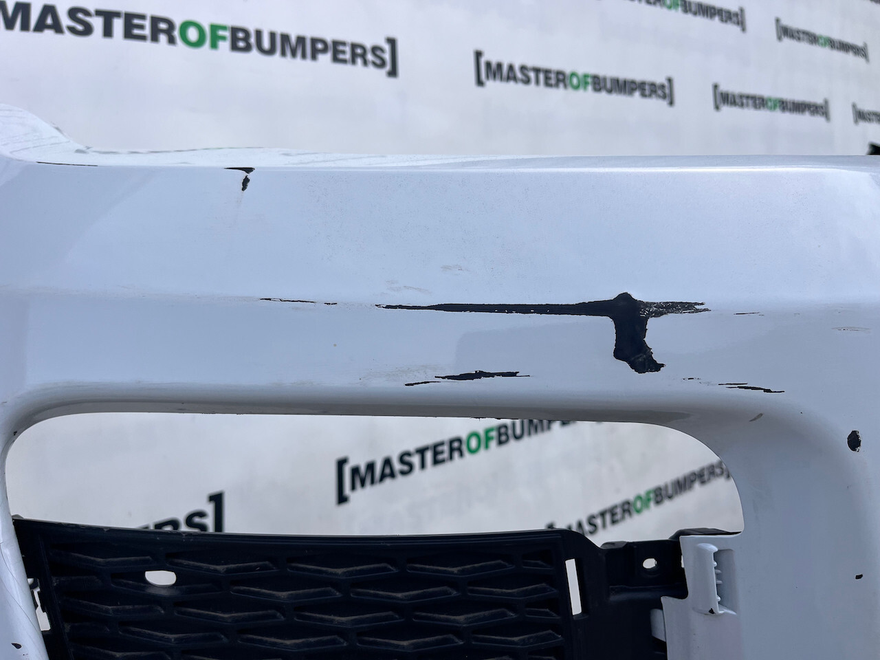 Range Rover Evoque Dynamic Hse Lift 2015-2018 Front Bumper 4 Pdc Genuine [p452]