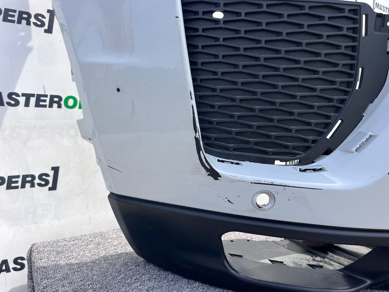 Range Rover Evoque Dynamic Hse Lift 2015-2018 Front Bumper 4 Pdc Genuine [p452]