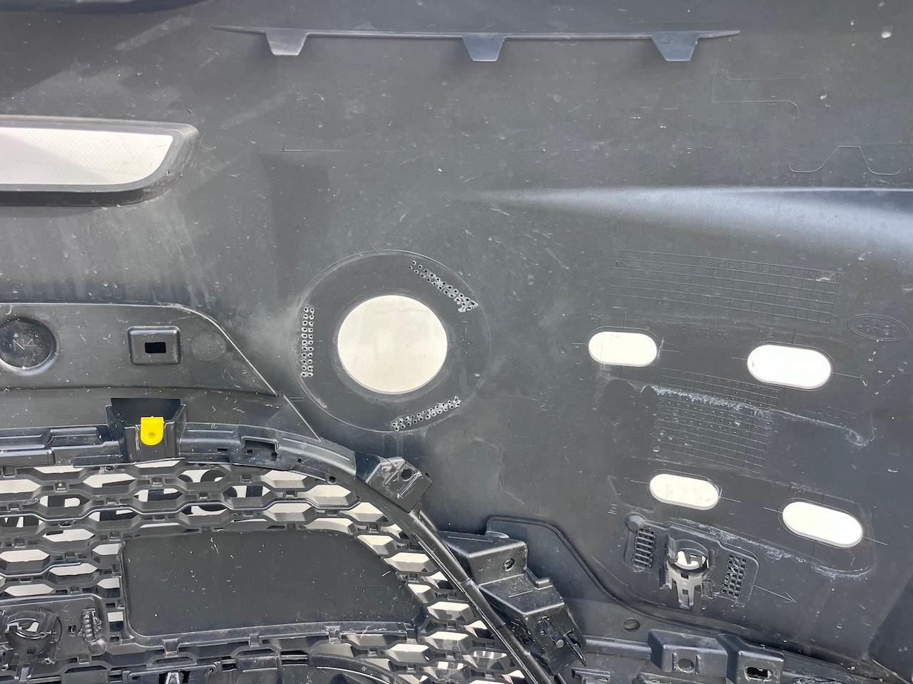 Range Rover Evoque R-dynamic Hse 2019-2023 Front Bumper 4 Pdc Genuine [p545]