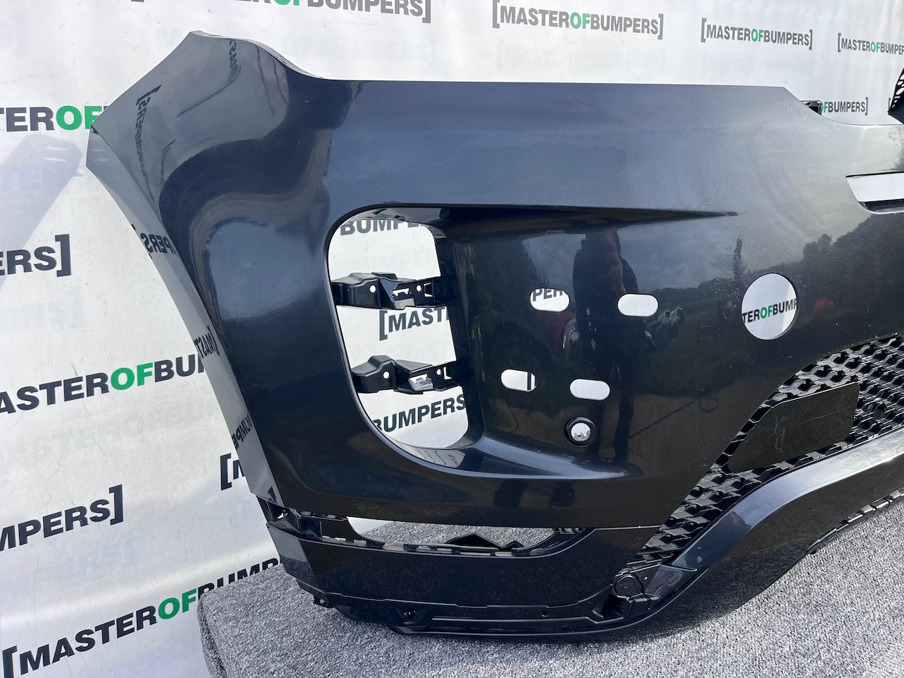 Range Rover Evoque R-dynamic Hse 2019-2023 Front Bumper 4 Pdc Genuine [p545]