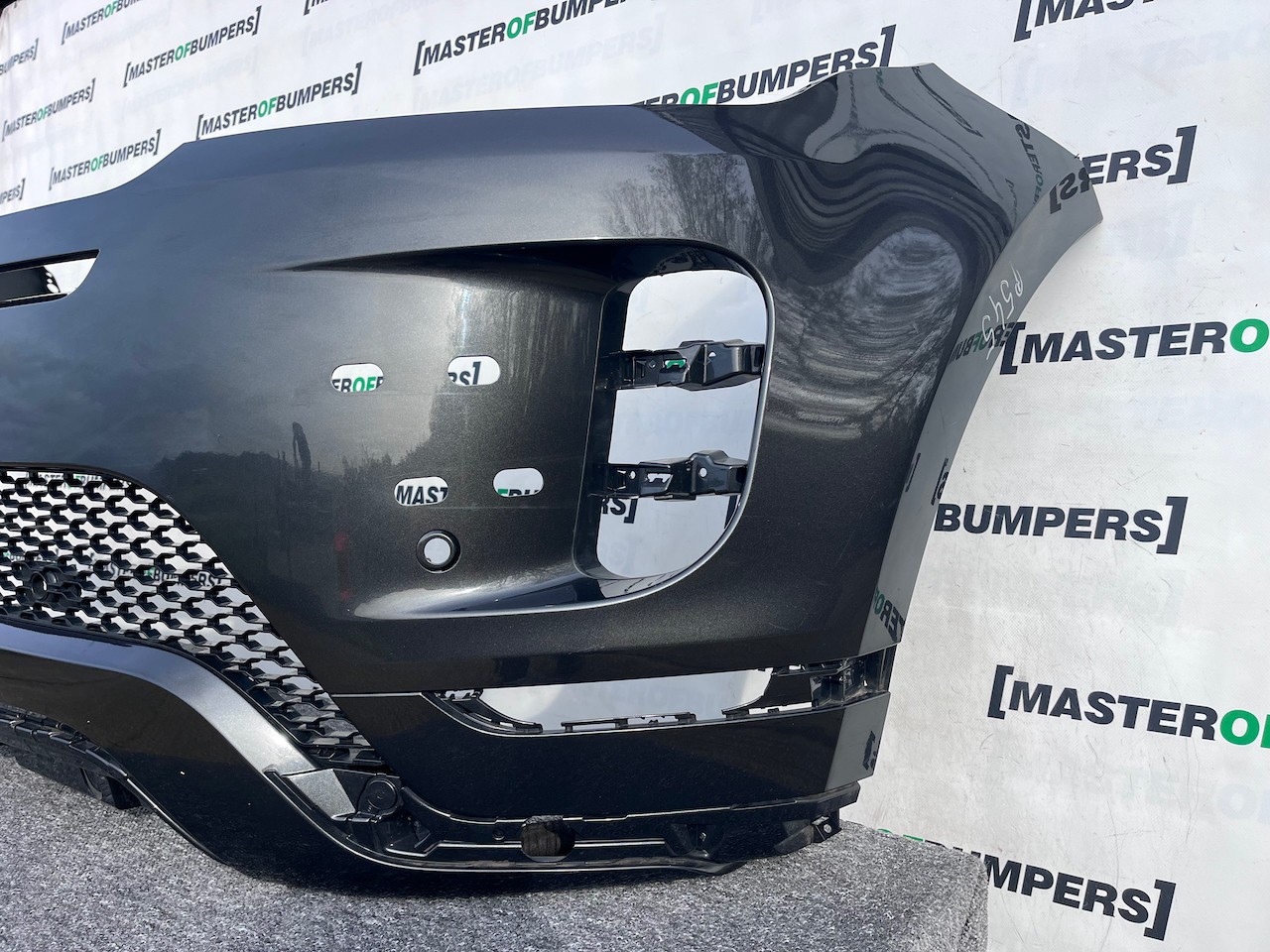 Range Rover Evoque R-dynamic Hse 2019-2023 Front Bumper 4 Pdc Genuine [p545]