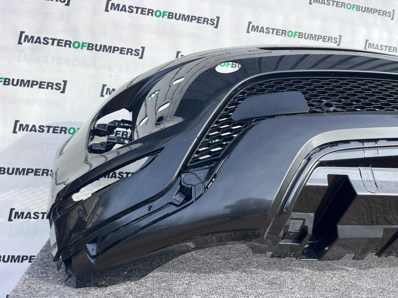 Range Rover Evoque R-dynamic Hse 2019-2023 Front Bumper 4 Pdc Genuine [p545]