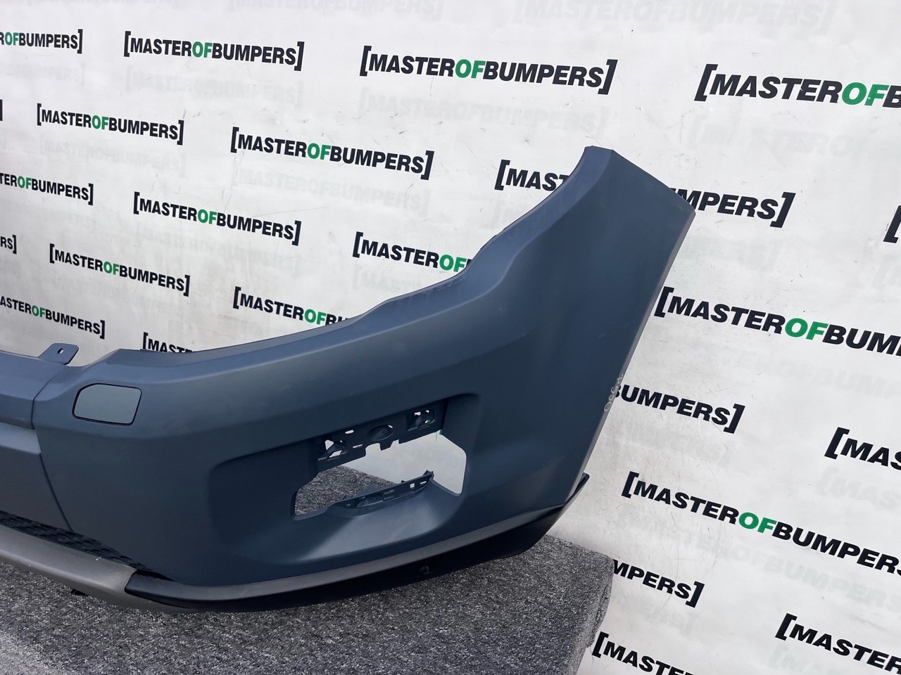 Range Rover Evoque Se Mk1 2011-2015 Front Bumper 4 Pdc+jets Genuine [p550]