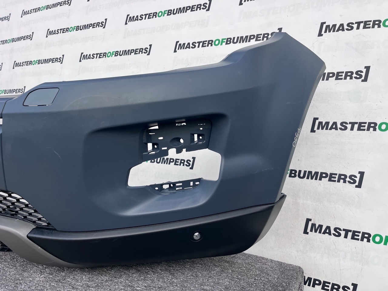 Range Rover Evoque Se Mk1 2011-2015 Front Bumper 4 Pdc+jets Genuine [p550]