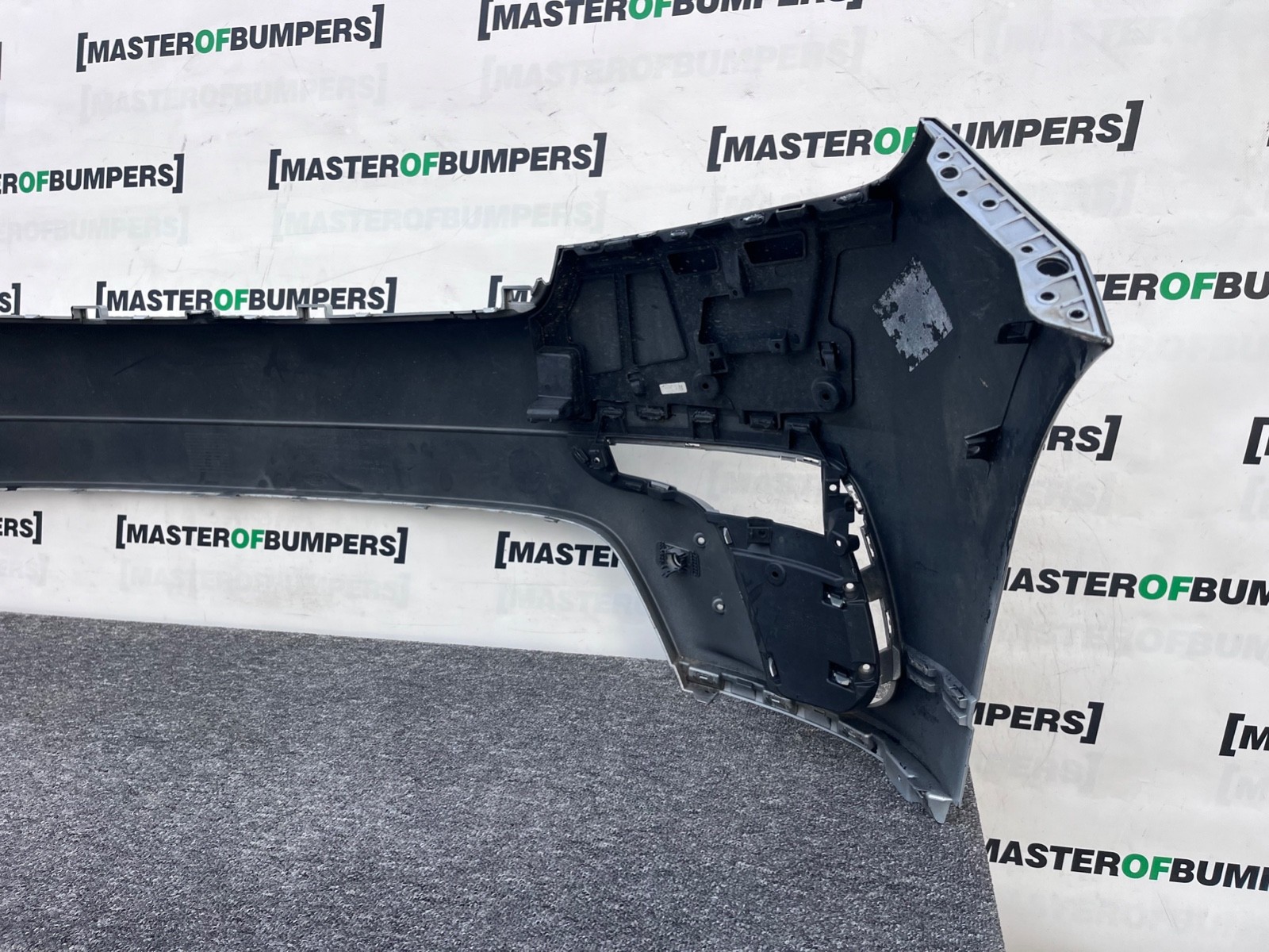 Range Rover Velar Dynamic Hse 2019-23 Front Bumper 4 Pdc No Jets Genuine [p551]
