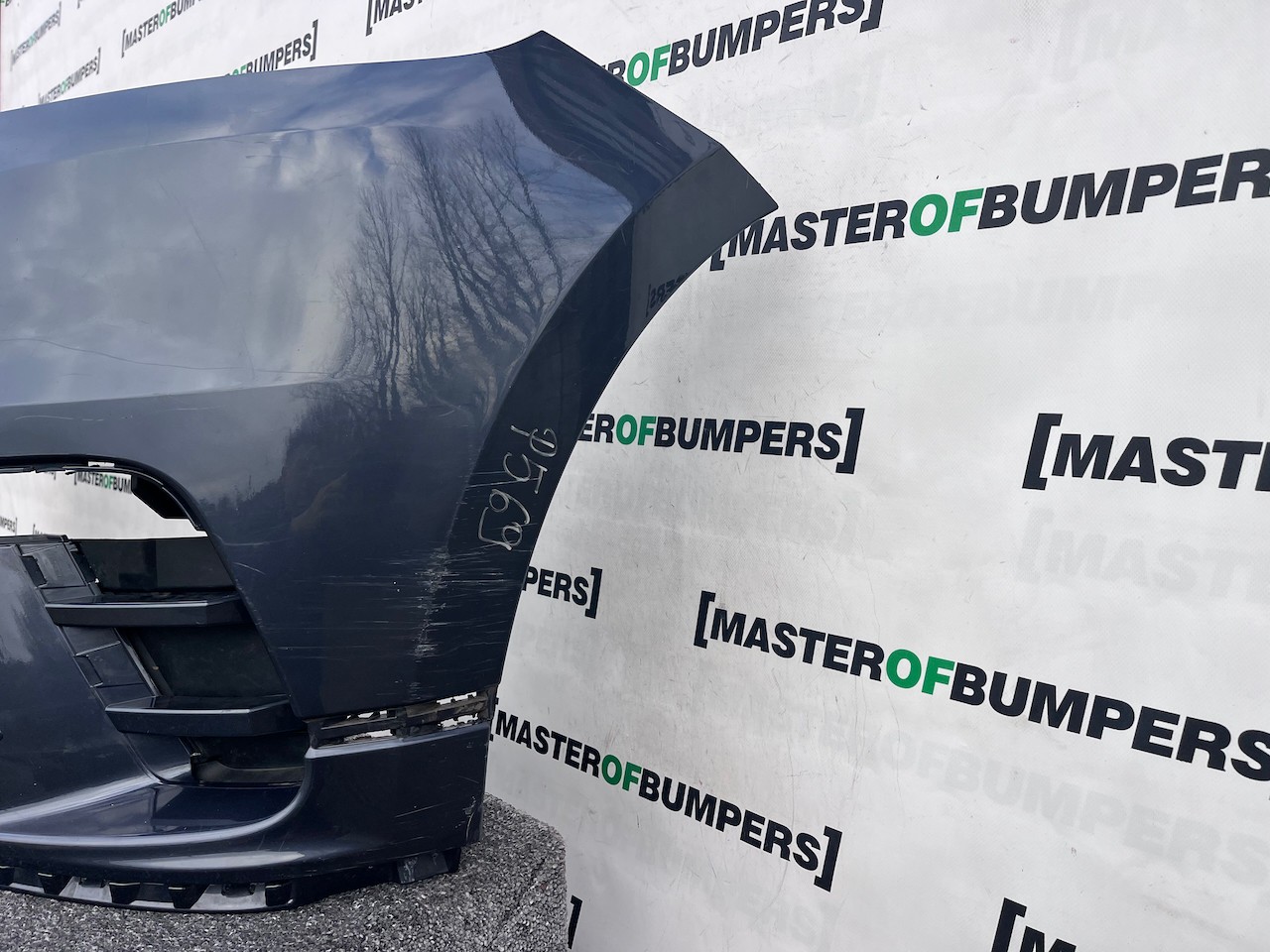 Range Rover Velar R Dynamic Hse 2019-2023 Front Bumper 4 Pdc Genuine [p569]
