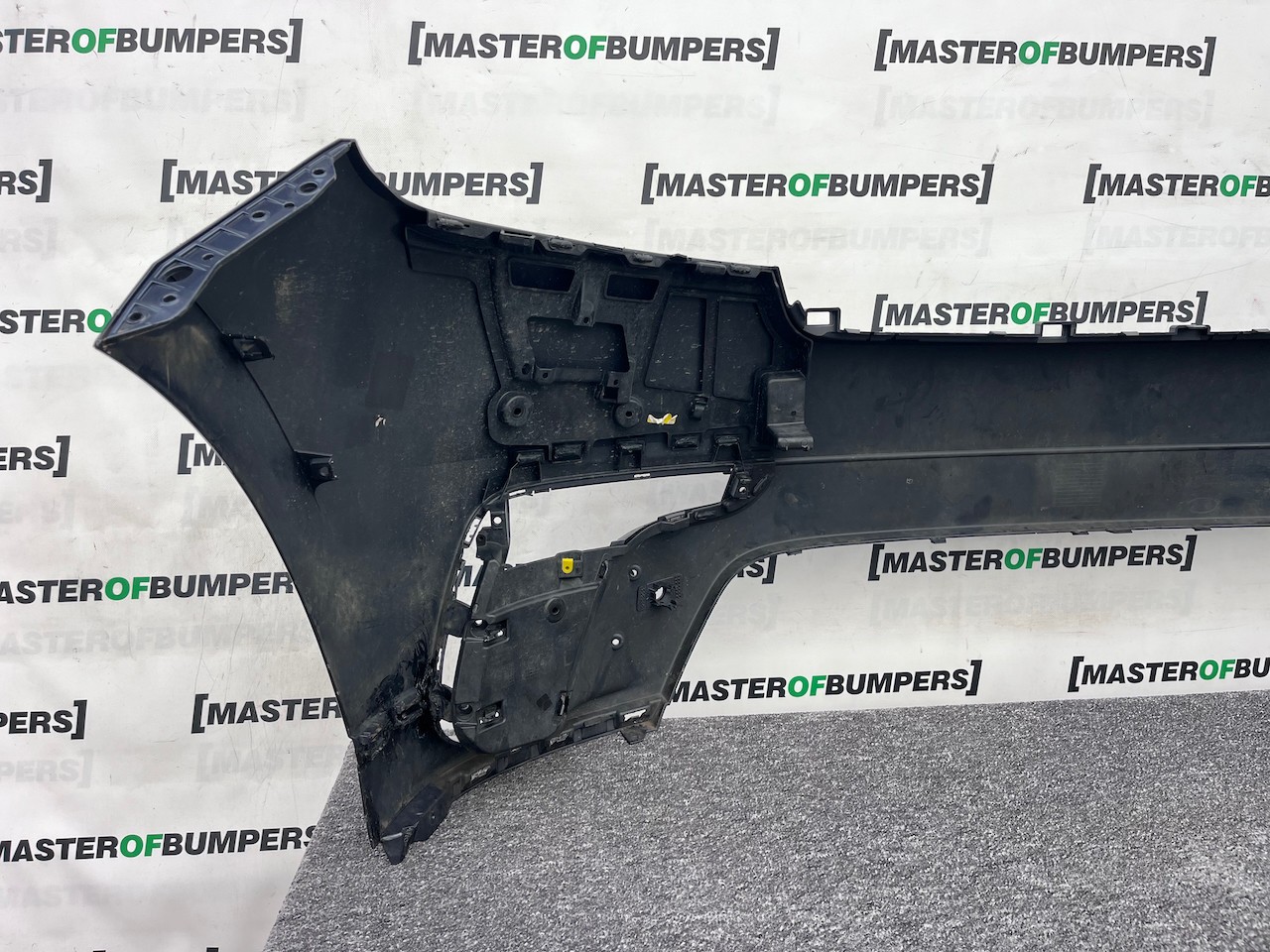 Range Rover Velar R Dynamic Hse 2019-2023 Front Bumper 4 Pdc Genuine [p569]