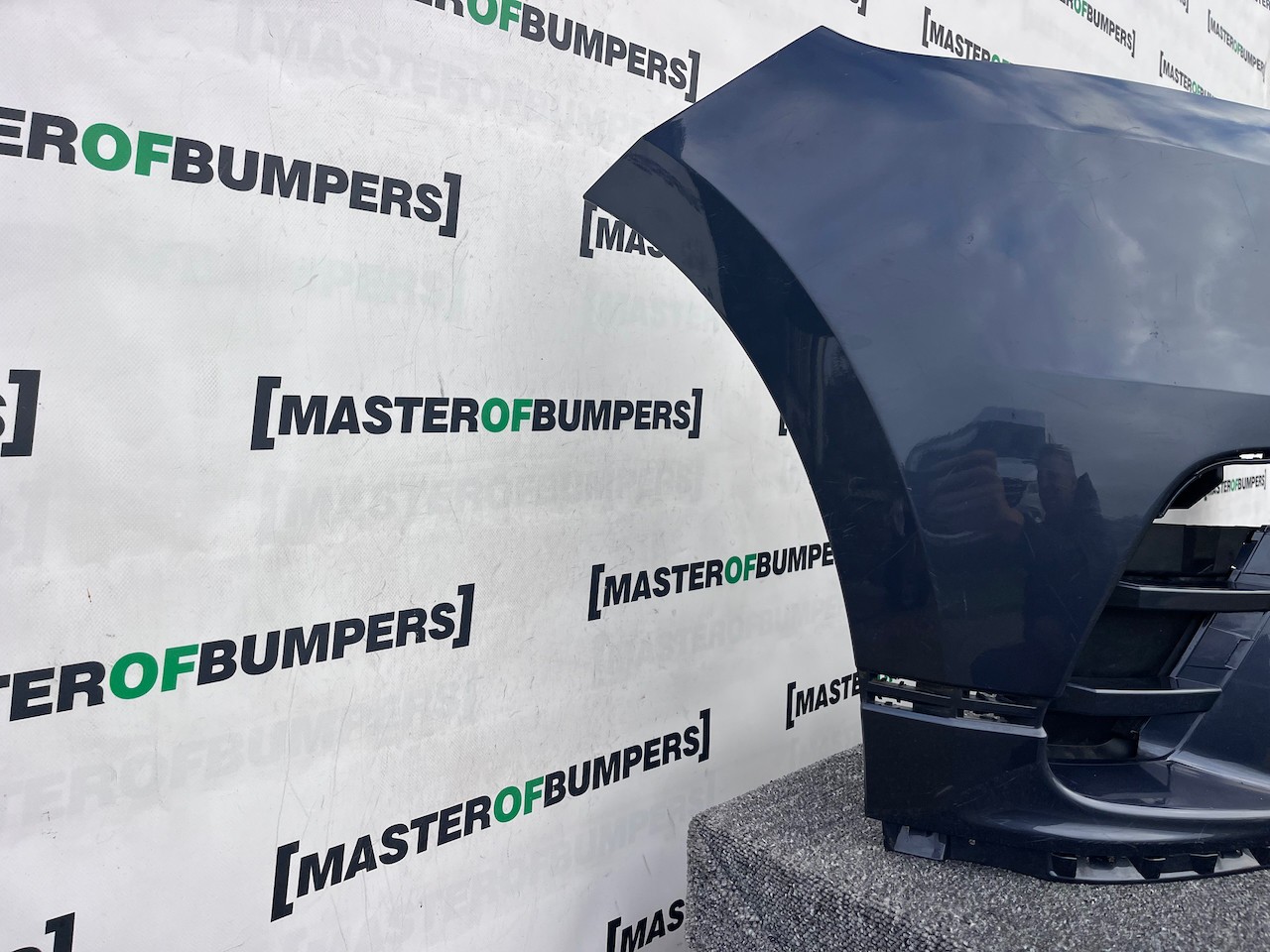 Range Rover Velar R Dynamic Hse 2019-2023 Front Bumper 4 Pdc Genuine [p569]