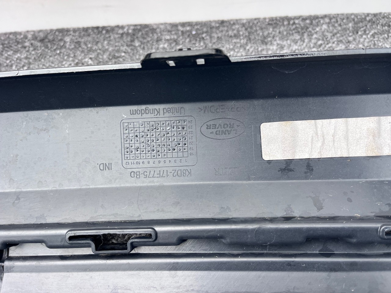 Range Rover Evoque R-dynamic Hse 2019-2023 Front Bumper 6 Pdc Genuine [p577]