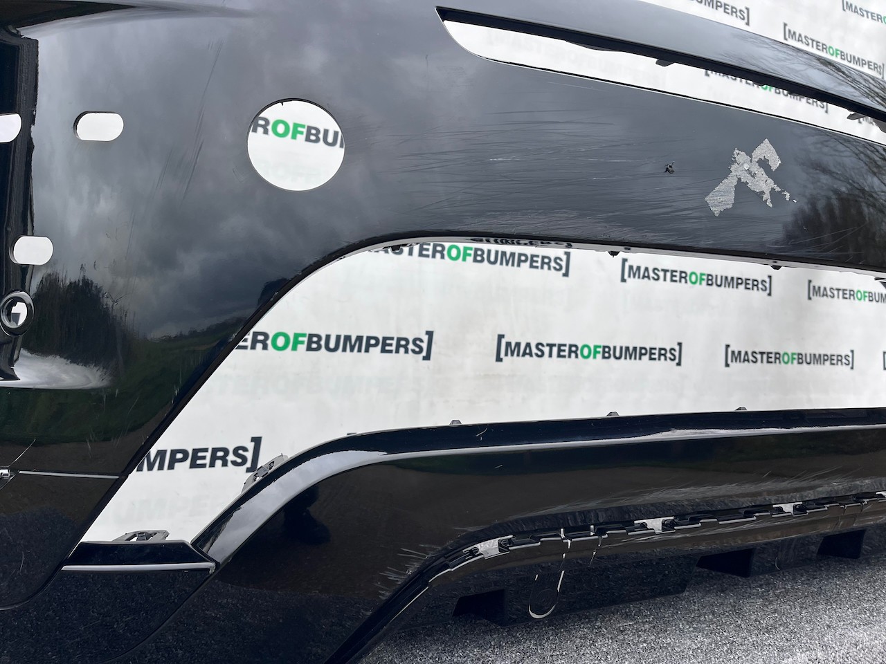 Range Rover Evoque R-dynamic Hse 2019-2023 Front Bumper 6 Pdc Genuine [p577]