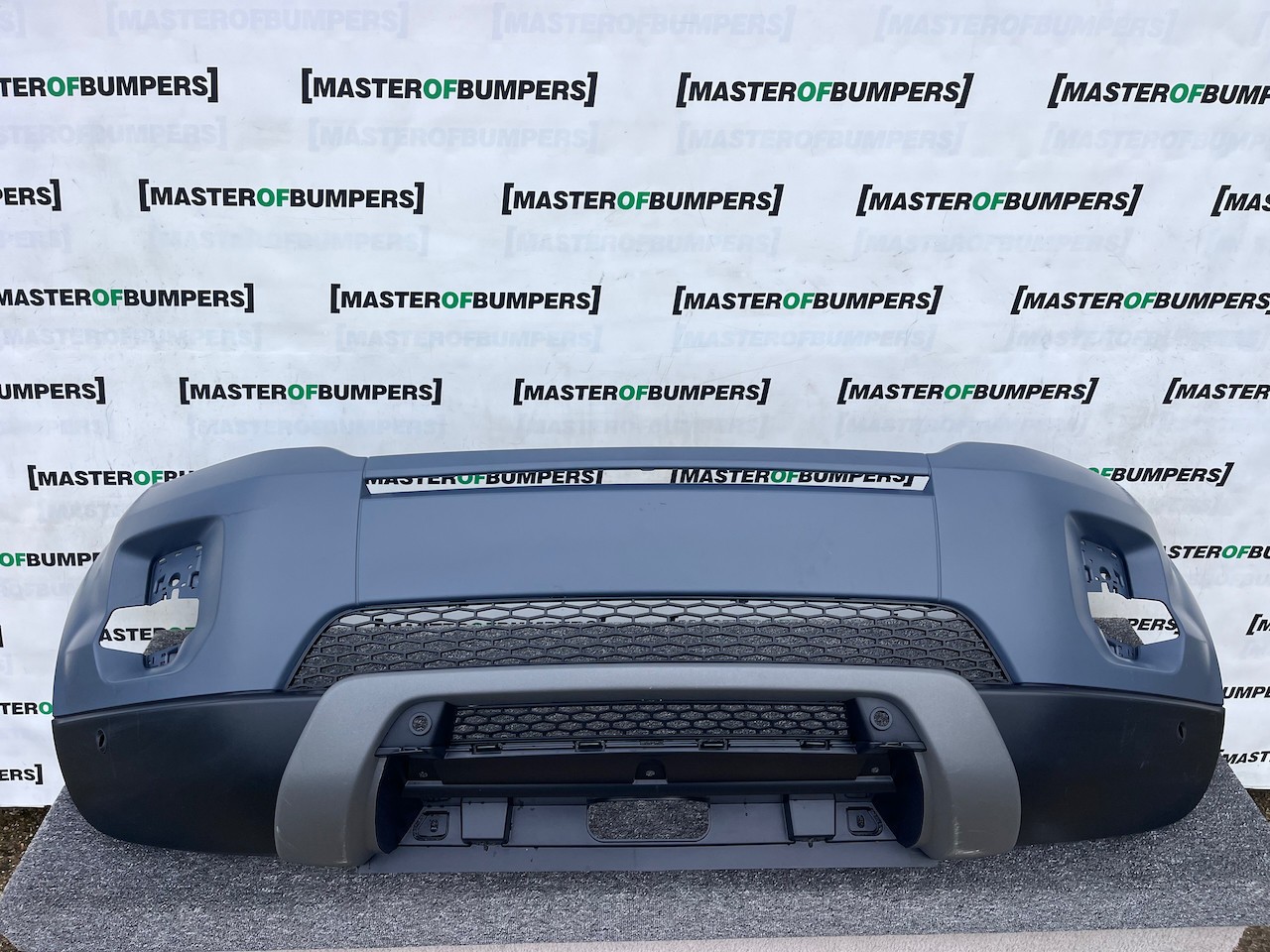 Range Rover Evoque Se Mk1 2011-2015 Front Bumper 4 Pdc No Jets Genuine [p590]